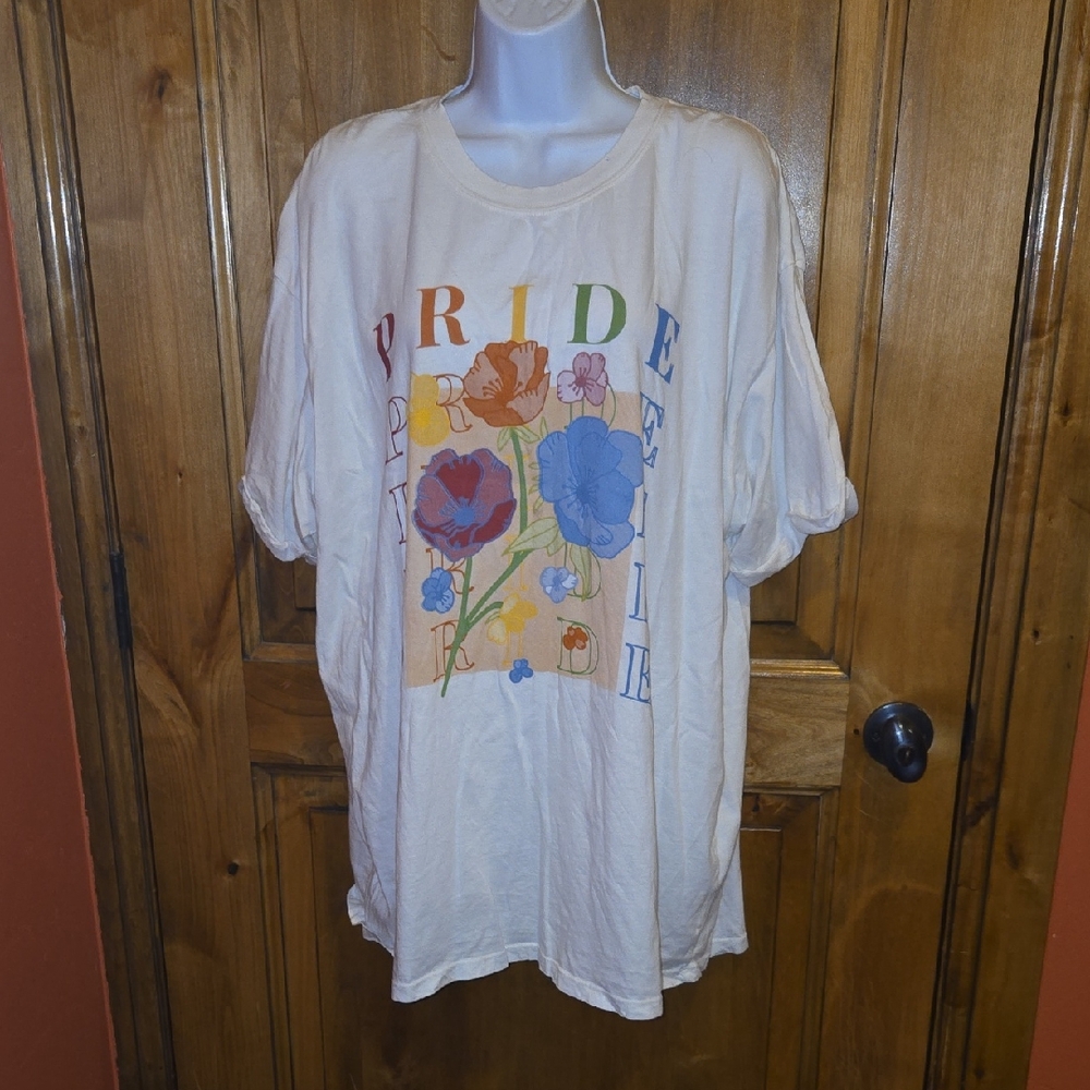Floral Graphic Short Sleeve Tee